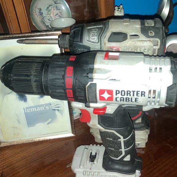 Porter cable 20vmax charger two batteries impact driver and drill driver - Picture 2 of 2